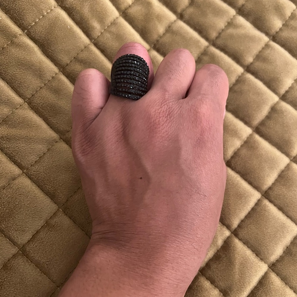 Black Rhinestone Statement Ring - Picture 4 of 4